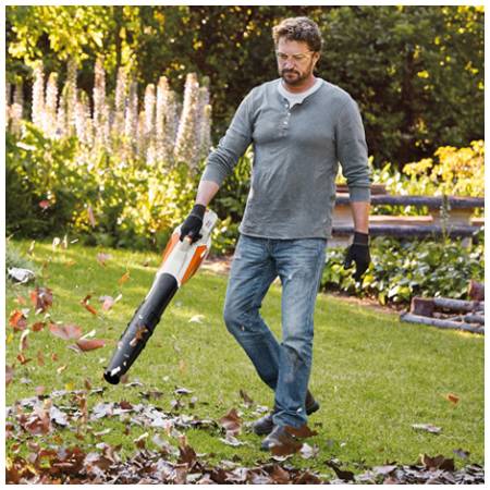 STIHL BGA 57 aku foukač SET +